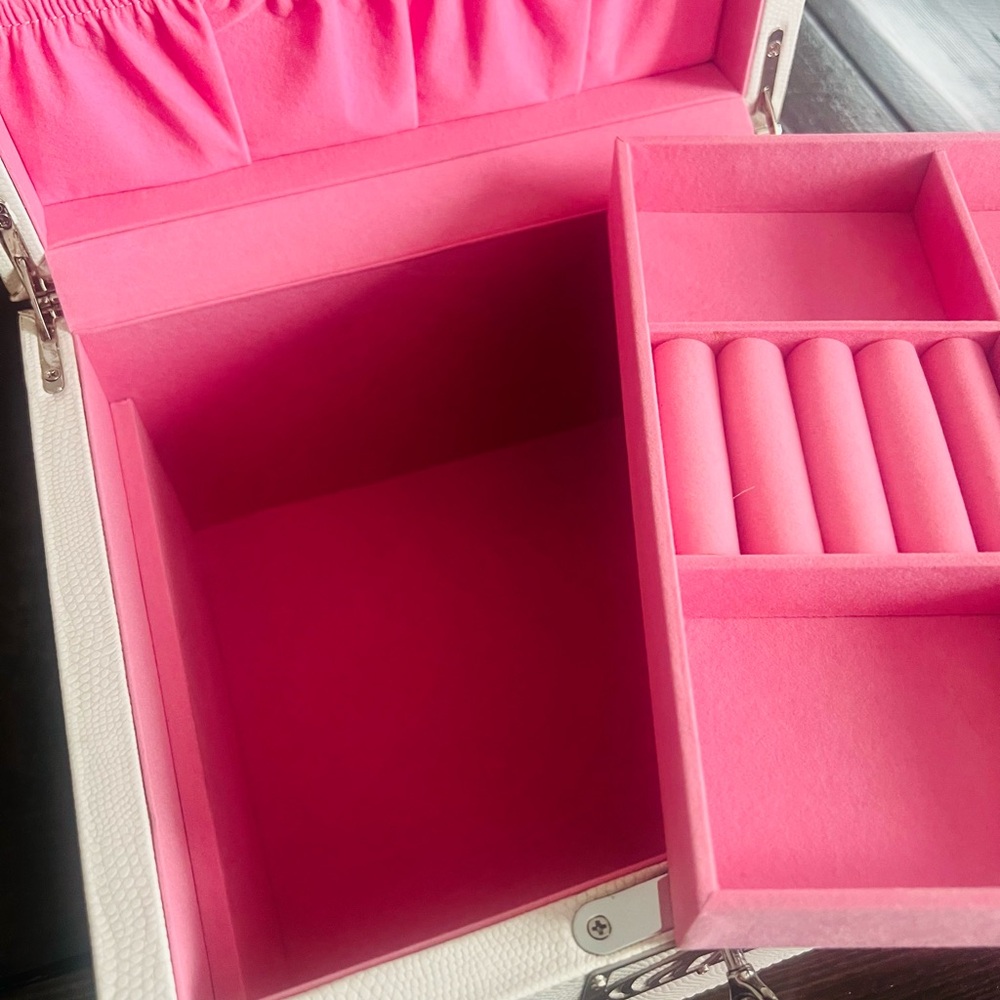 White Jewelry Box with Pink Tassel - Picture 4 of 6